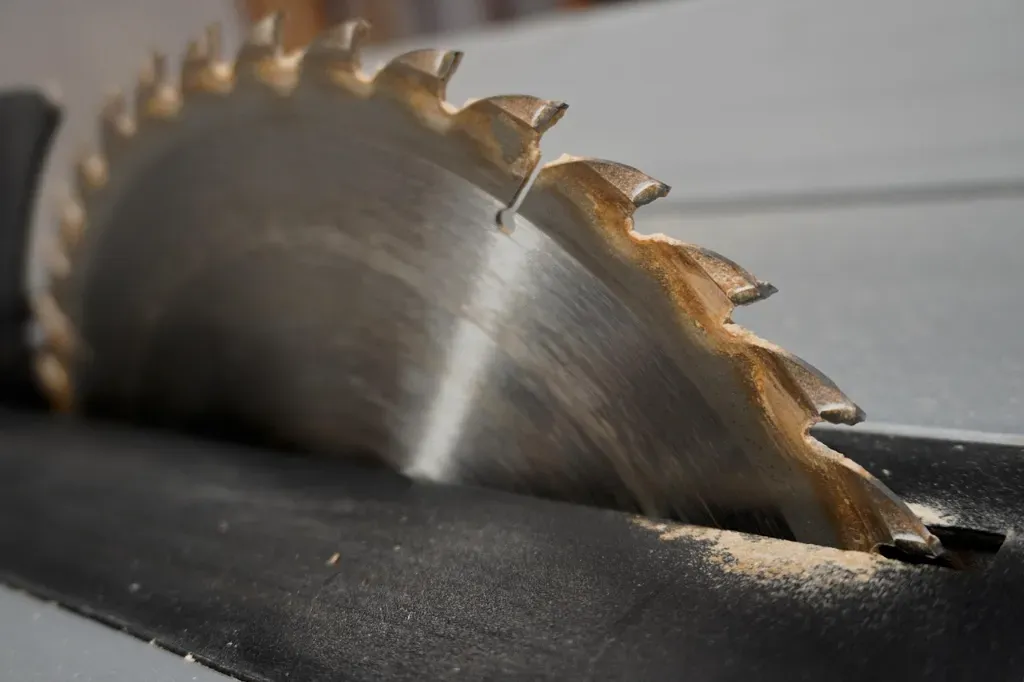 Jak działają piły formatowe