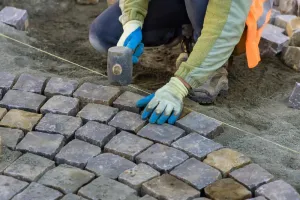 Kompleksowe usługi brukarskie - ciekawe kompozycje kostki brukowej